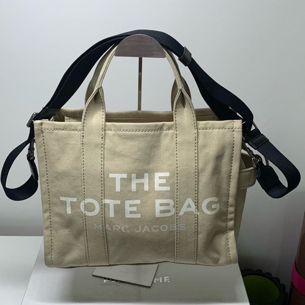 Marc Jacobs The Tote Bag - Medium Size